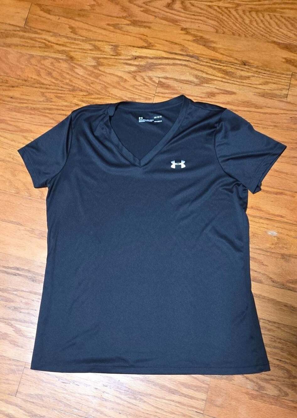 Under Armour Women's V-Neck Short Sleeve T-Shirt, Black, Size LG
